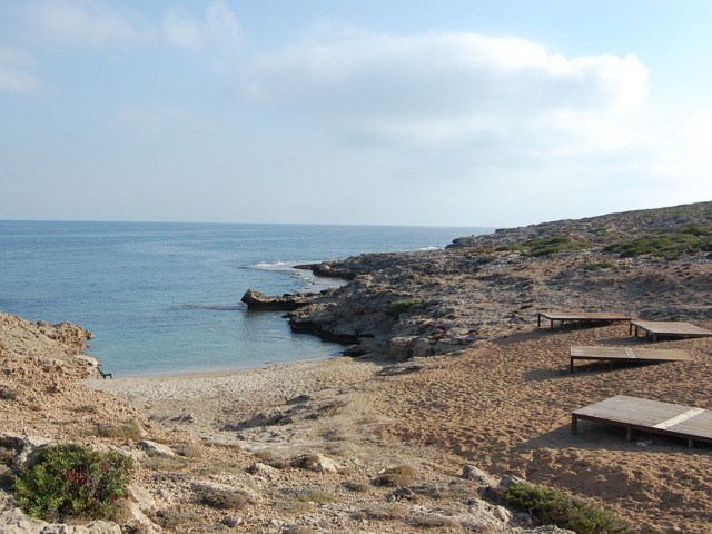 Gartenwohnung mit 3 Schlafzimmern am Meer + voll möbliert + Klimaanlagen + 3 Swimmingpools + schneller Zugang zum Strand + herrlicher Blick auf das Meer und die Berge Eigentumsurkunde im Namen der Vorbesitzer, Mehrwertsteuer bezahlt