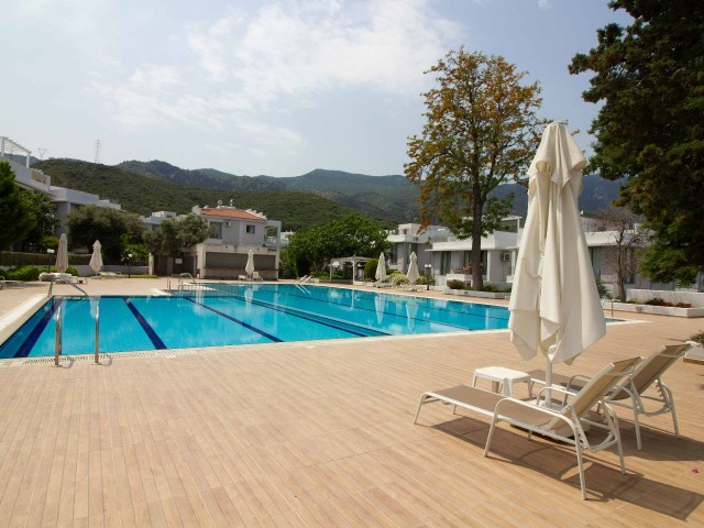 3-bedroom resale semi-detached villa + communal swimming pool + within a complex 