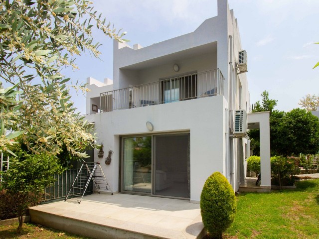 3-bedroom resale semi-detached villa + communal swimming pool + within a complex 