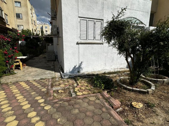 3+1 Ground Floor Apartment with Large Garden for Rent in Nicosia Metehan 