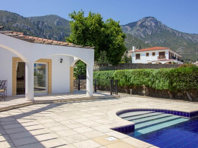 Bungalow Kaufen in Bellapais, Kyrenia