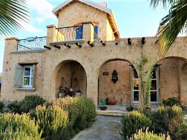 Villa For Sale in Çatalköy, Kyrenia