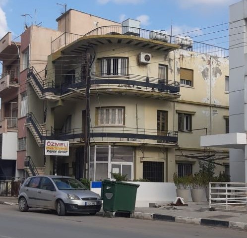 Flat for rent on the main road in Famagusta suitable for office construction