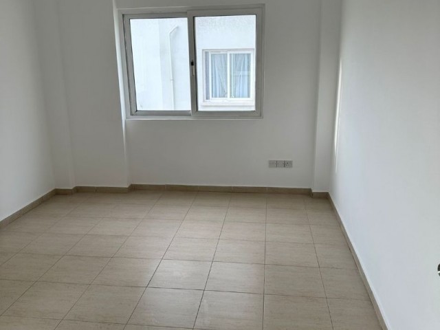 3+1 flat with elevator in the center of Famagusta