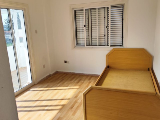 3+1 Wohnung von 155m2 geeignet für große Familie leben in Famagusta Derinya