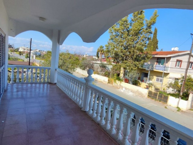 3+1 apartment of 155m2 suitable for large family living in Famagusta Derinya