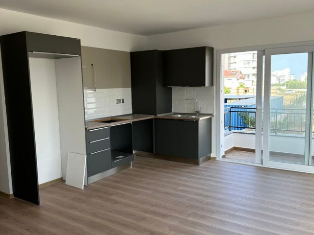 2+1 Wohnung ZU VERKAUFEN in Iskele Long Beach