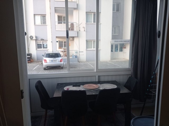 3 years old 3+1 spacious ground floor flat in Yeniboğaziçi, 1 km away from the sea