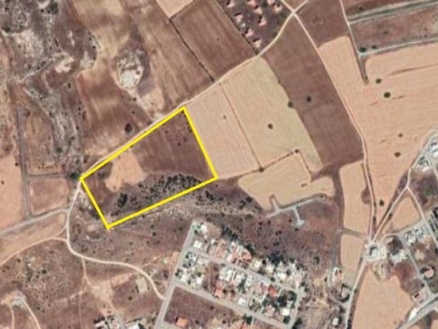 10.750 m2 LAND WITH BUILDING PERMISSON – İSKELE, BOĞAZ)