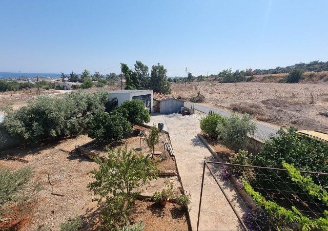 Haus mit Meerblick auf 1000 m2 Grundstück mit 2 Schlafzimmern ** 