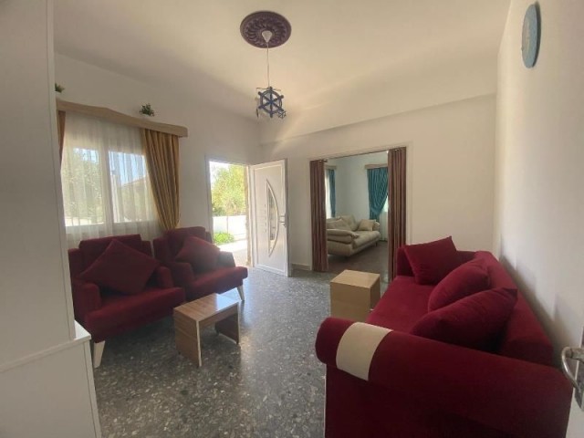 VOLLSTÄNDIG MÖBLIERTER 3-SCHLAFZIMMER-BUNGALOW + GARAGE + ANHANG IN MARAŞ - FAMAGUSTA