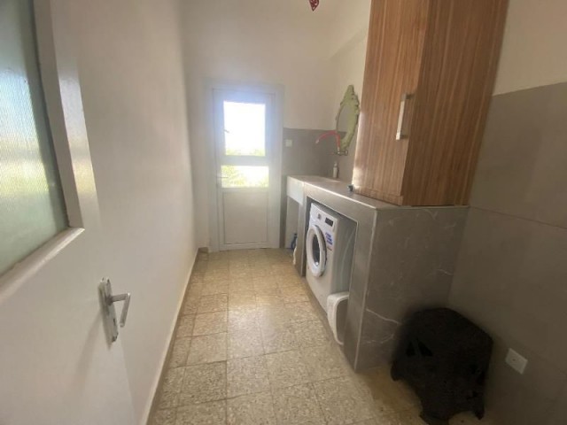 VOLLSTÄNDIG MÖBLIERTER 3-SCHLAFZIMMER-BUNGALOW + GARAGE + ANHANG IN MARAŞ - FAMAGUSTA