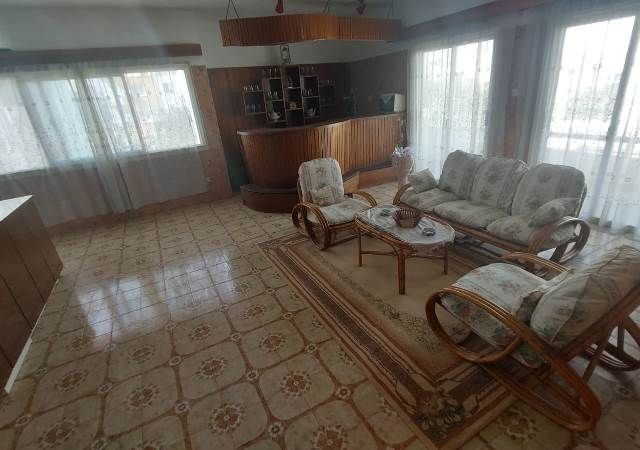 یک آپارتمان 6 خوابه فوق العاده با طرح اصلی 1970 GÖNYELİ - نیکوزیا