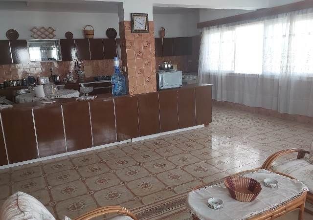 AN EXTRAORDINARY 6 BEDROOM APARTMENT WITH 1970’S ORIGINAL DESIGN GÖNYELİ - NICOSIA