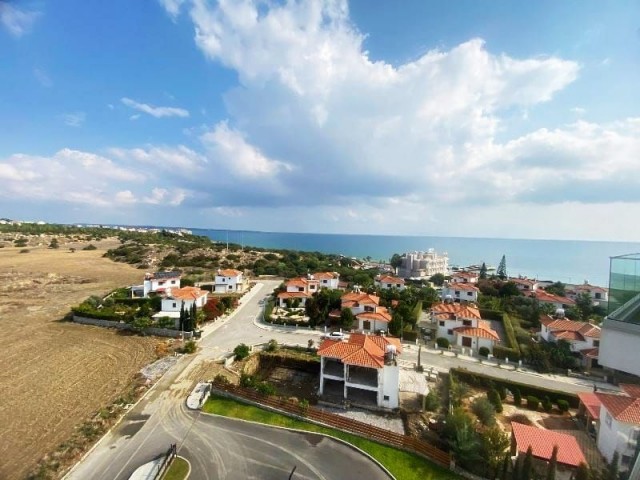 EINE VOLLSTÄNDIG MÖBLIERTE DUPLEX-WOHNUNG MIT 3 SCHLAFZIMMERN UND SPEKTAKULÄREM MEERBLICK IN BOGAZ/ISKELE