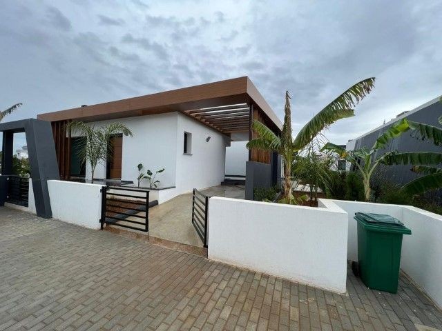 3 BEDROOM LUXURY BUNGALOW IN THE HEART OF A TRANQUIL SETTING