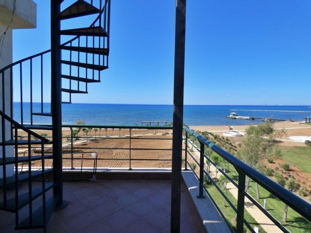 BEACHFRONT, PRIVATE ROOF TERRACE WITH JACUZZI AND ONSITE AMENITIES,  3 BED PENTHOUSE, BAFRA