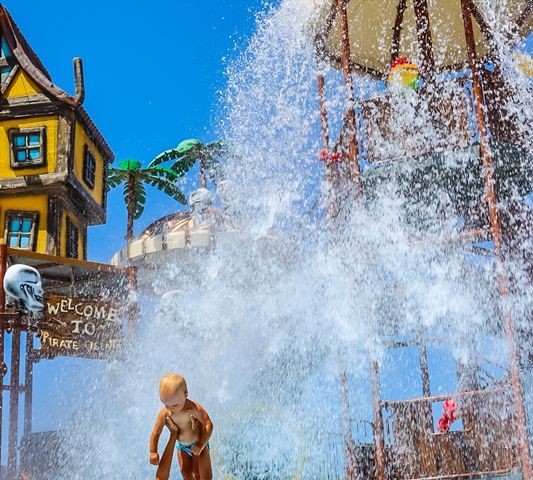 بزرگترین AQUA PARK و امکانات با کیفیت