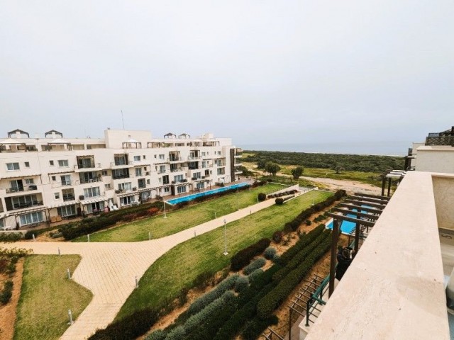 2-SCHLAFZIMMER-PENTHOUSE IN EINEM RESORT AM MEER MIT PRIVATER DACHTERRASSE, JACUZZI UND Annehmlichkeiten vor Ort – BAFRA