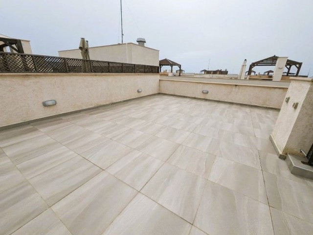 2 BED PENTHOUSE ON A SEAFRONT RESORT WITH PRIVATE ROOF TERRACE, JACUZZI AND ONSITE AMENITIES - BAFRA