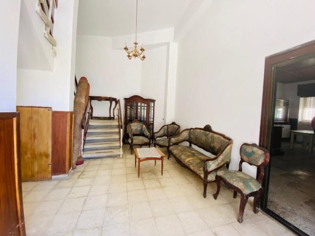 4 BED TRADITIONAL OLD VILLA IN WALLED CITY – FAMAGUSTA (NEEDS TLC)