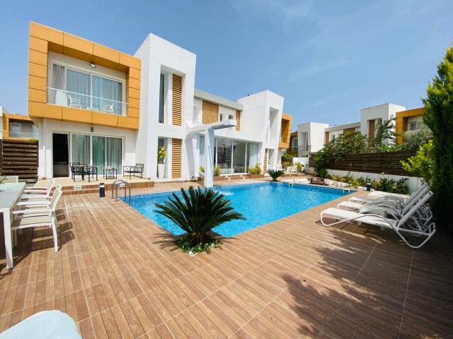Eine einzigartige und luxuriöse 2-in-1-Villa mit 4 Schlafzimmern am Stadtrand von Famagusta