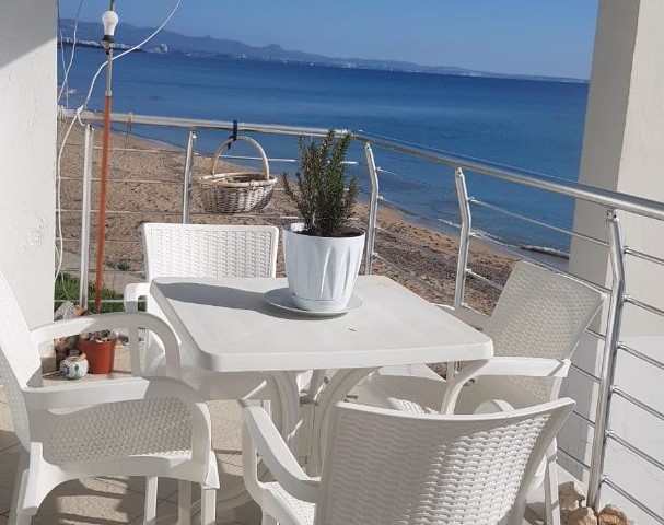 LOCATED BY THE SEA. 2+1 FURNISHED FLAT