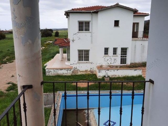 A FULL, HALF-COMPLETED CONSTRUCTION PROJECT HAS BEEN COMPLETED IN THE NEW ERENKOY DISTRICT OF FAMAGUSTA WITHIN 16 ACRES... ** 