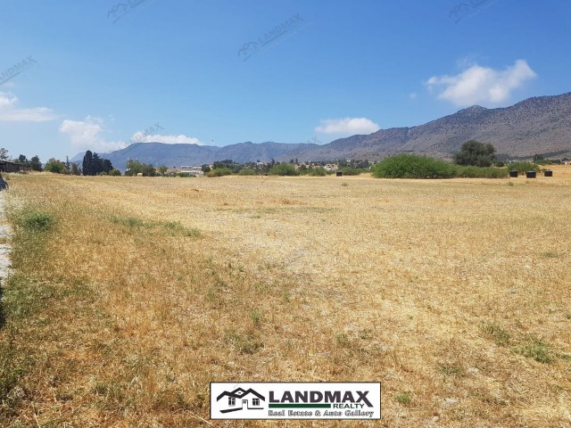 LAND FOR SALE ❗️Kıbrıs, Girne Yukarı Dikmen de yatırımlık, inşaat yapmaya uygun tüm alt yapısı hazır, 3 dönüm 2 evlek  eşdeğer koçanlı satılık arazi!  in 3 Dönüm 2 Evlek Area Land for sale, for investment, Exchange Title, with all ready infrastructure for construction, Located in Kyrenia, Yukarı Dik