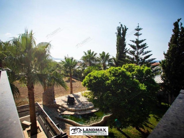 SUPER LUXURIÖSE VILLA MIT GROSSEM GARTEN ZUM VERKAUF IN KYRENIA