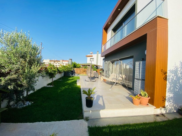 Salamis Park'ta Satılık Müstakil Lüks 4+1 Villa 