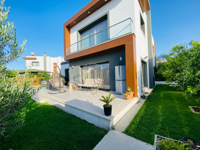 Salamis Park'ta Satılık Müstakil Lüks 4+1 Villa 