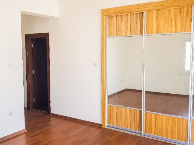 NULL 3 + 1 PENTHOUSE ZUM VERKAUF IN NIKOSIA GEHRUNG VOM EIGENTÜMER ** 