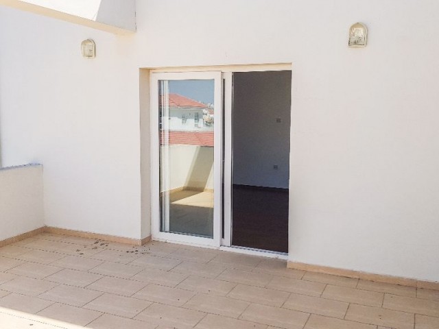 NULL 3 + 1 PENTHOUSE ZUM VERKAUF IN NIKOSIA GEHRUNG VOM EIGENTÜMER ** 