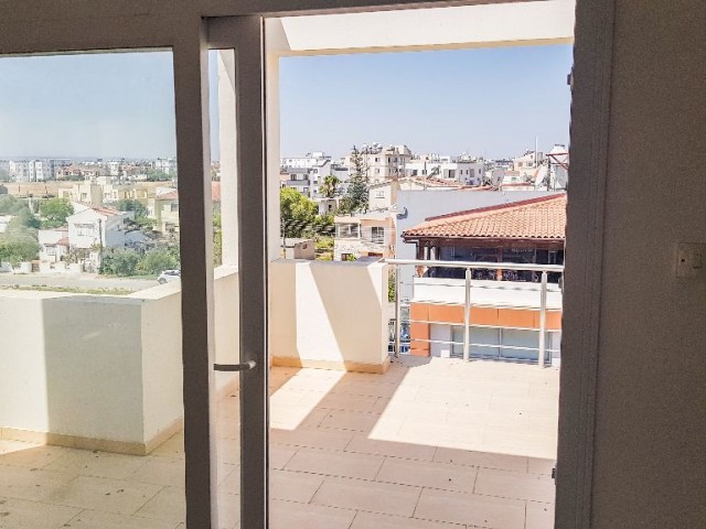 NULL 3 + 1 PENTHOUSE ZUM VERKAUF IN NIKOSIA GEHRUNG VOM EIGENTÜMER ** 