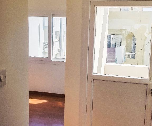 SAHİBİNDEN LEFKOŞA GÖNYELİ'DE SATILIK  SIFIR 3 +1 PENTHOUSE