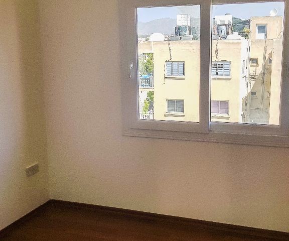 NULL 3 + 1 PENTHOUSE ZUM VERKAUF IN NIKOSIA GEHRUNG VOM EIGENTÜMER ** 