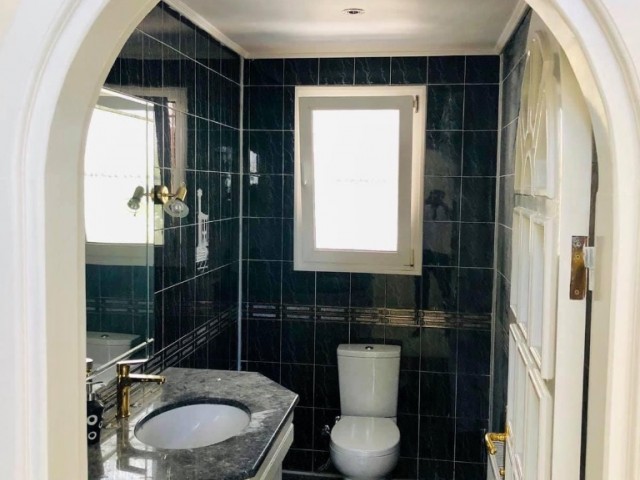 Luxury Villa for sale in Hamitkoy/ Nicosia, close to the main street, Turkish Cob (2.manual decommissioning of vehicles, plots, apartments is carried out ) ** 