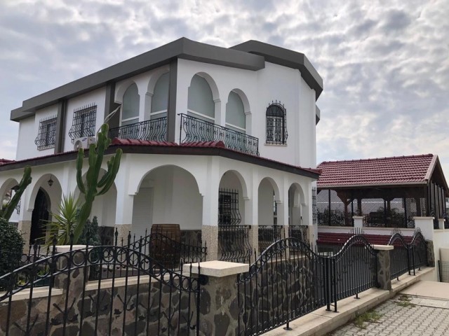 Luxury Turkish Kochanli Villa for Sale in Nicosia/Mitreeli 4+1 ( 2.decommissioning of vehicles, plots, apartments, shops is carried out manually.) ** 