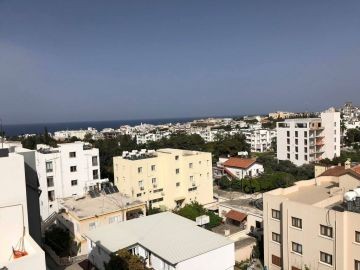 Girne Merkez'de Satılık Komple Bina