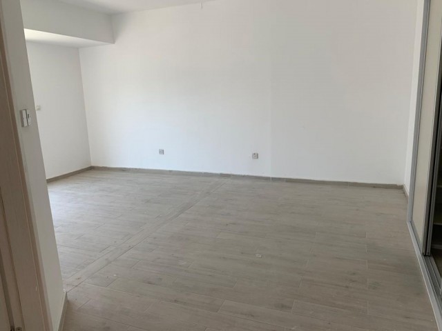 1-und 2-Zimmer-Wohnung ** 