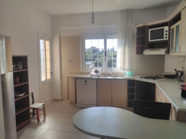 Flat To Rent in Girne Merkez, Kyrenia