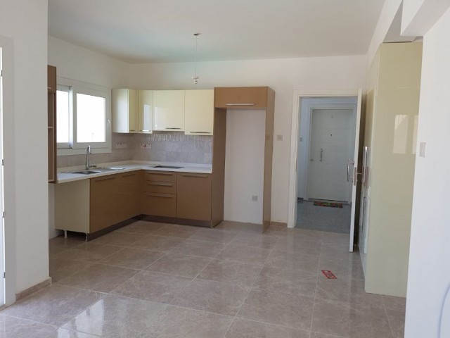 Flat To Rent in Alsancak, Kyrenia