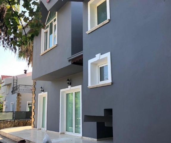 4 yatak odalı villa