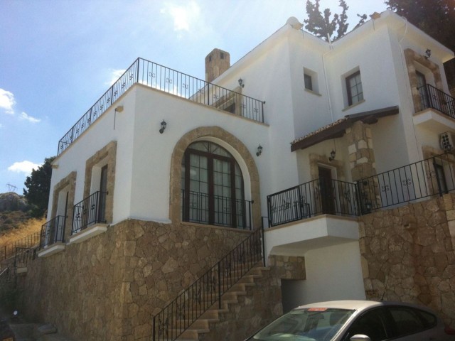 3 Yatak odalı villa