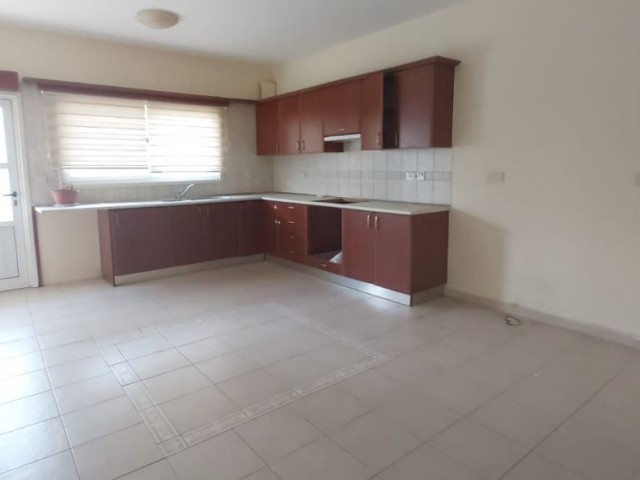 Flat To Rent in Girne Merkez, Kyrenia