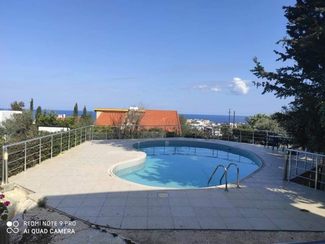 Kiralık 4 yatak odalı Villa 