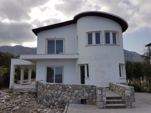 Satılık 3 yatak odalı Villa 