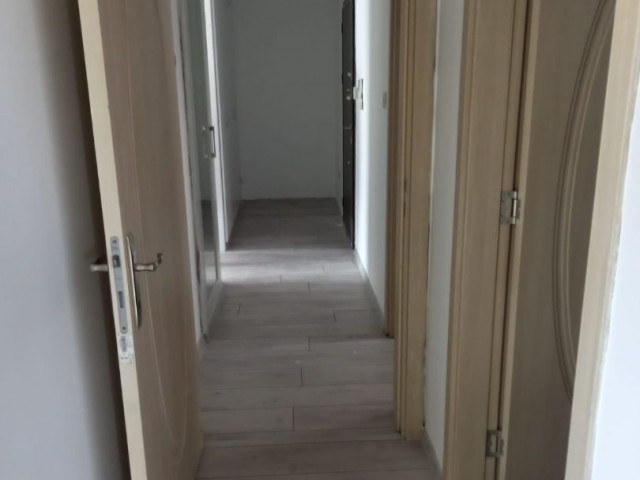 3-Zimmer-Wohnung ohne Möbel ** 