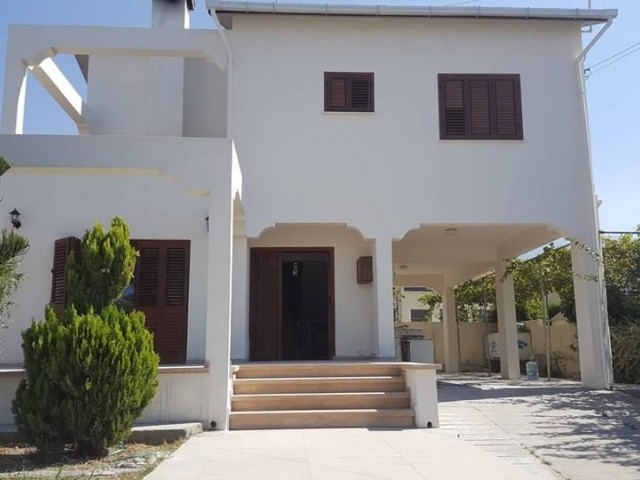 3 bedroom detached house ** 